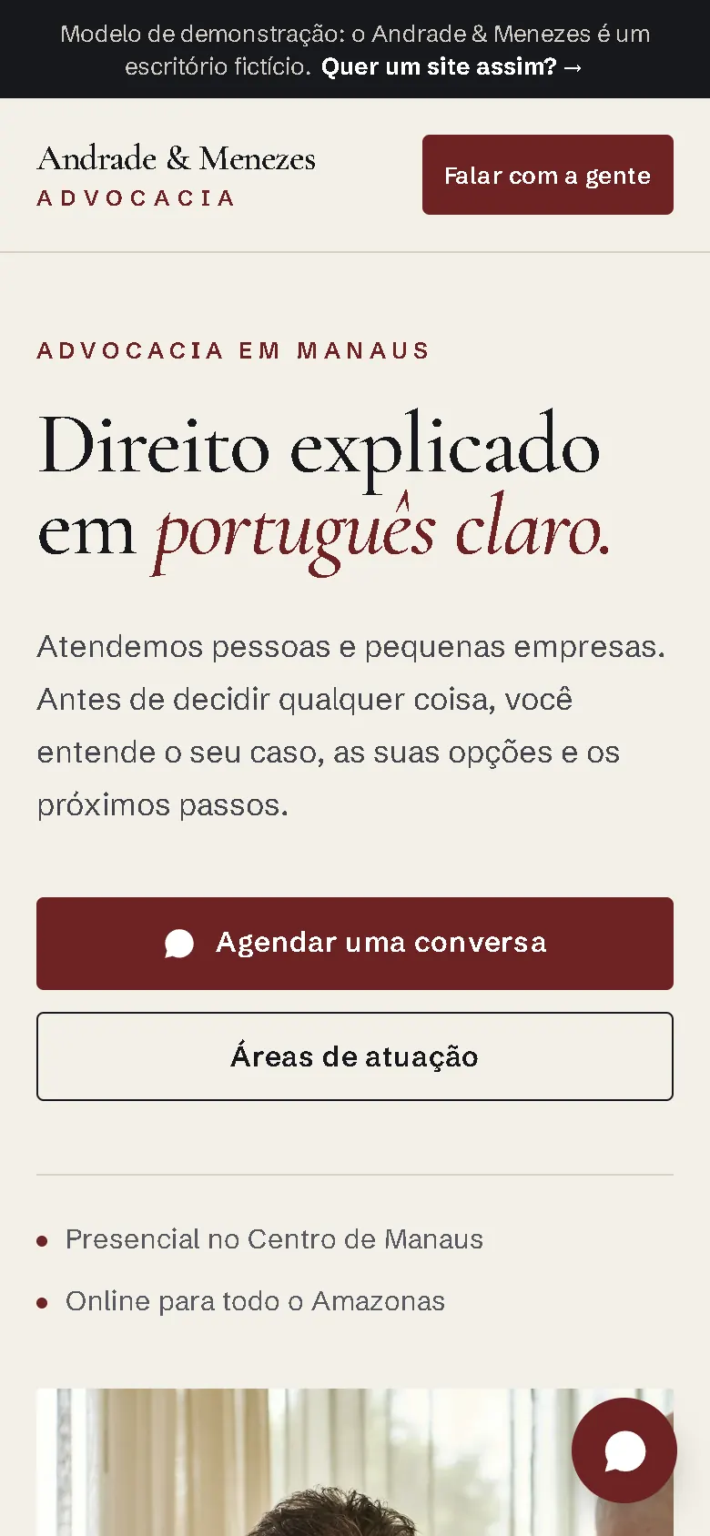 Andrade & Menezes no celular: título, texto e botões de conversa e áreas de atuação.